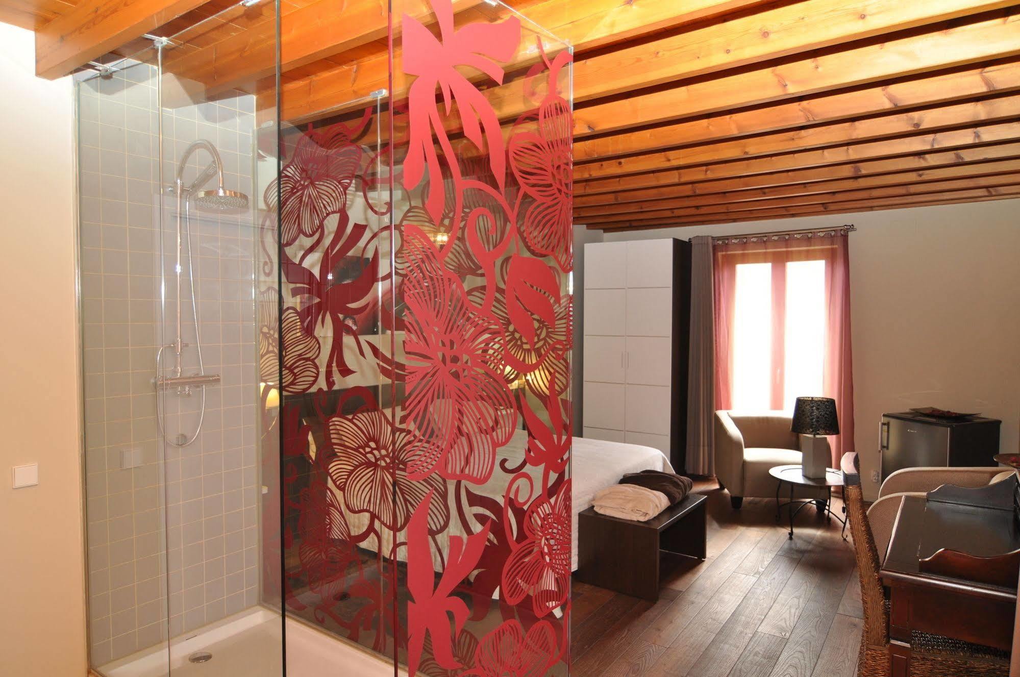 Hostal De Cabrit Sant Mateu Exterior photo